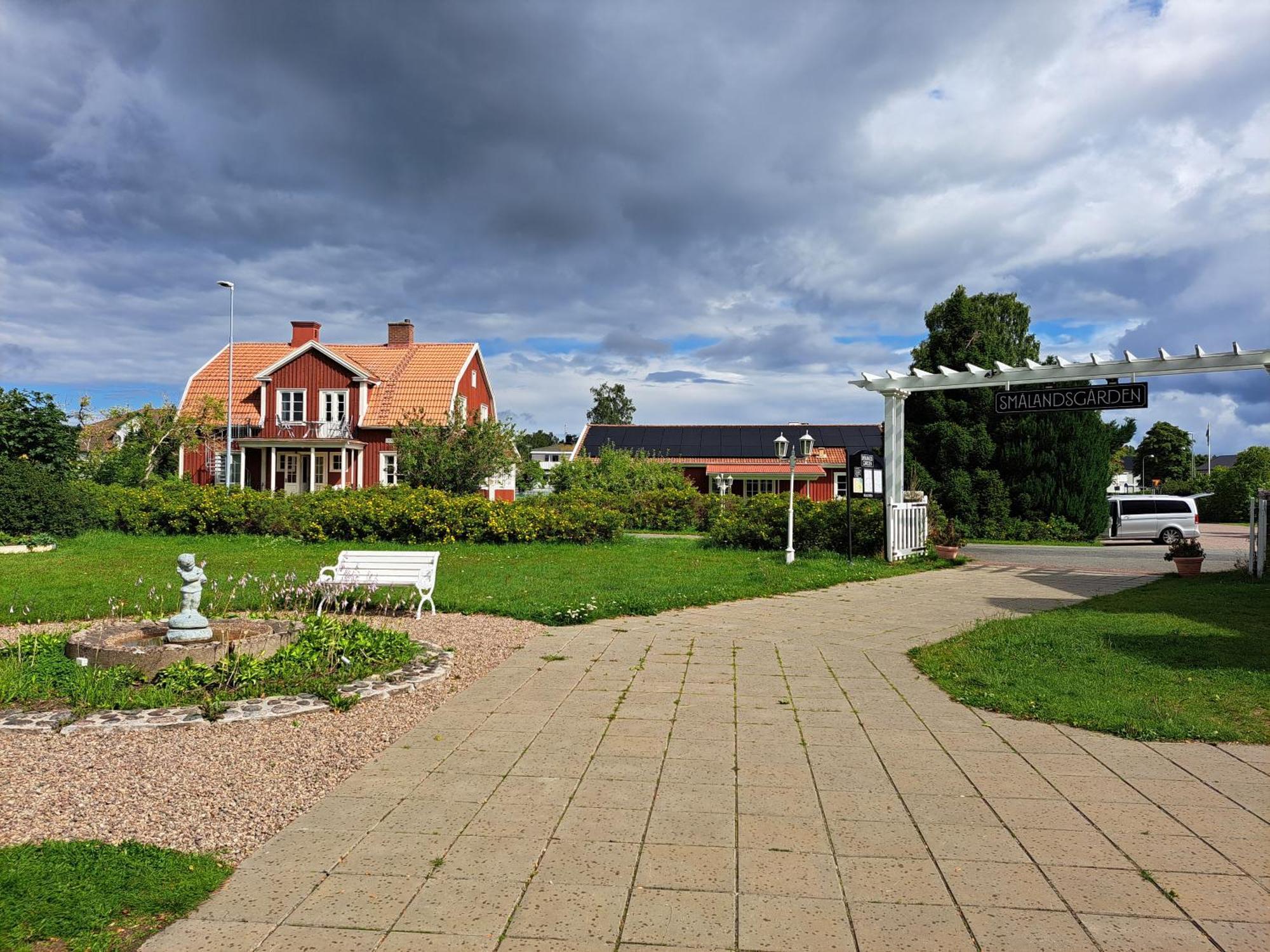 Smalandsgarden Hotel Gränna Екстериор снимка