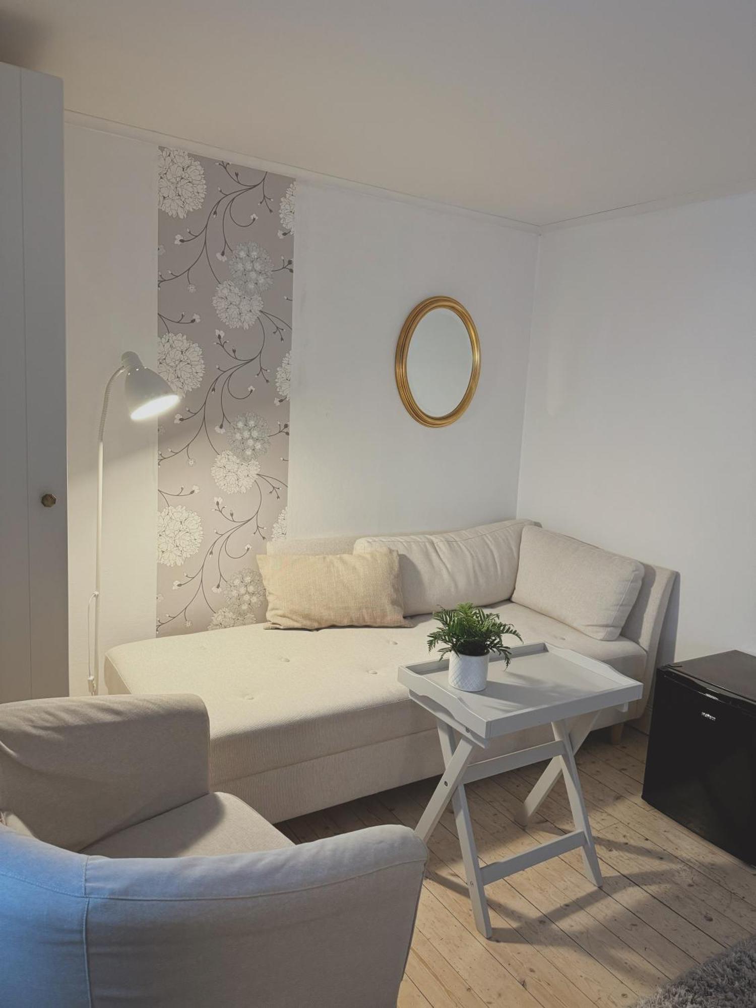 Smalandsgarden Hotel Gränna Екстериор снимка