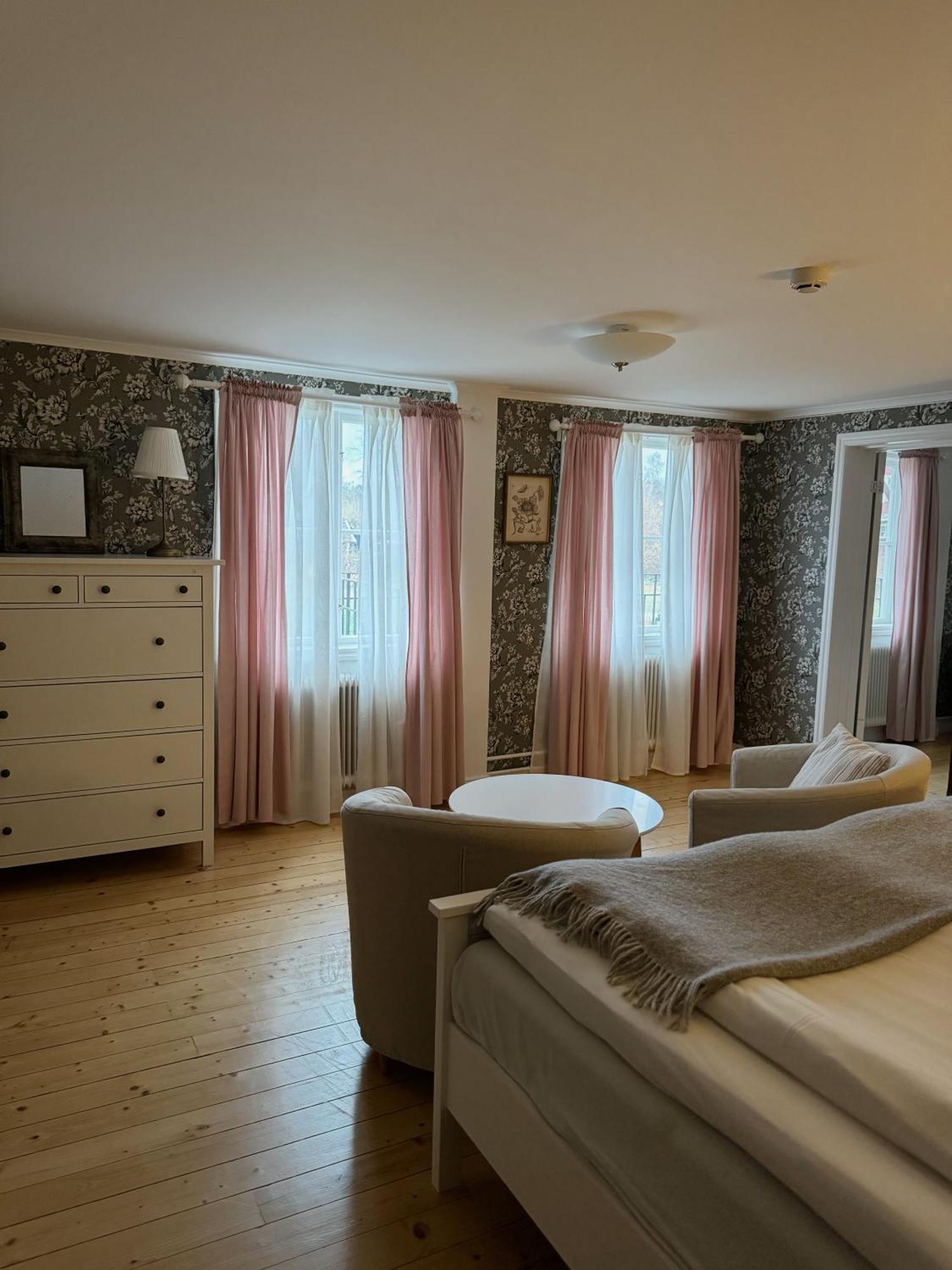 Smalandsgarden Hotel Gränna Екстериор снимка